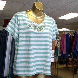 ruby rd  pxl green & white lowdown shirt